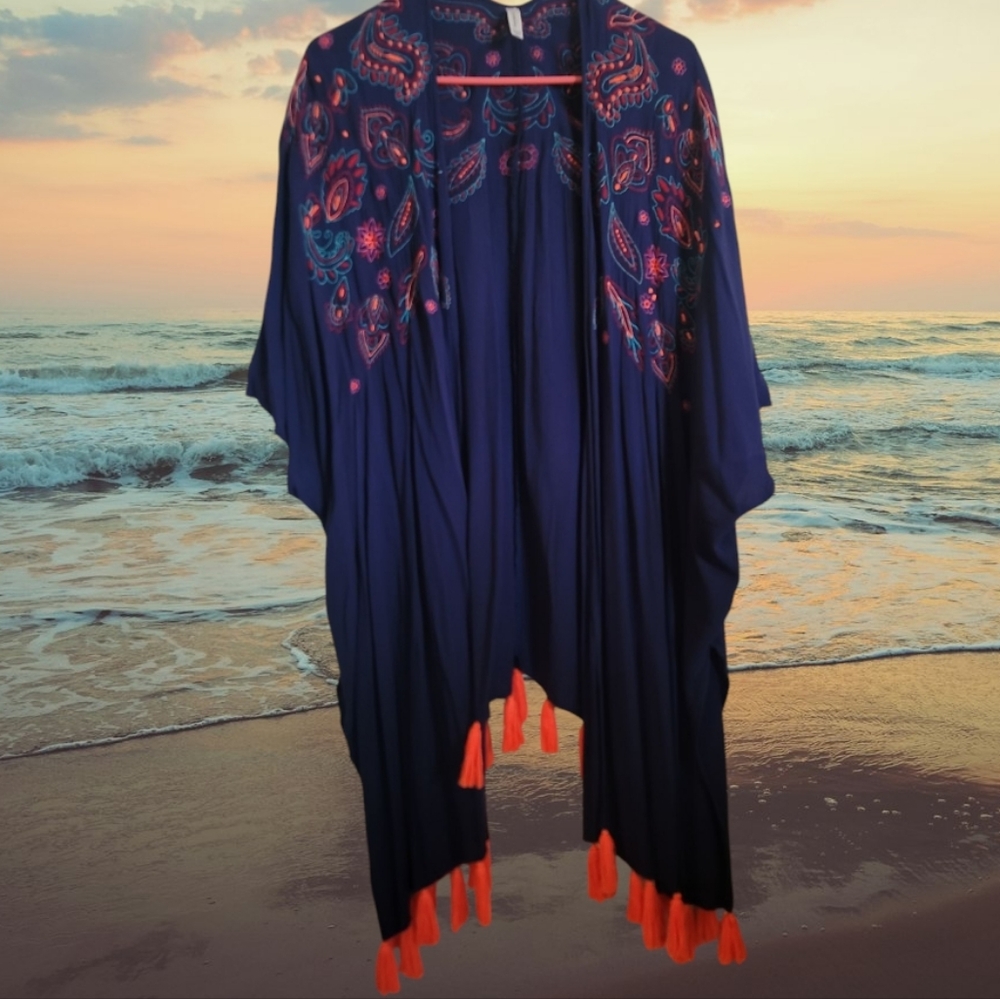 Embroidered NWOT Kimona Cover Up One Size - Picture 2 of 5